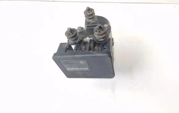 Volkswagen Golf V ABS Pump 1K0907379Q 1K0614517M