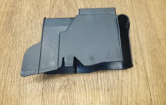 Porsche Macan (95B) Fuse box cover 95B937115A