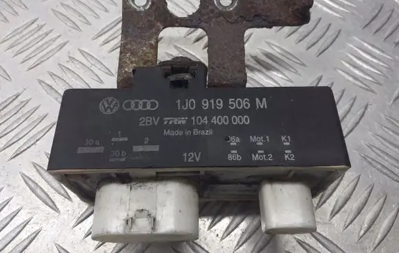 Volkswagen Fox Coolant fan relay 610919506M