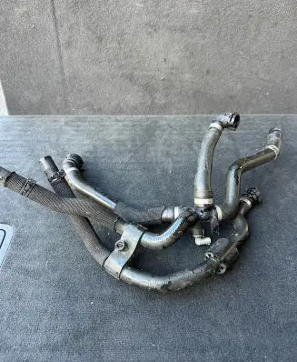 Mercedes-Benz E W213 Engine coolant pipe/hose A0009056102