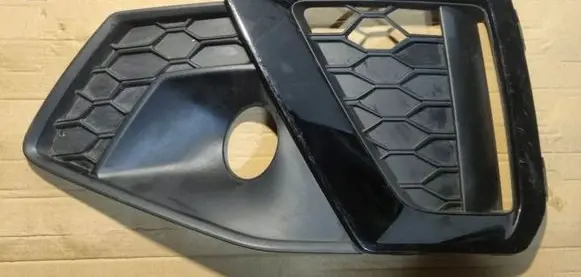 Audi A4 S4 B9 8W Front bumper lower grill 8W0807681