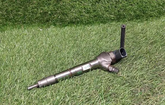 Audi A3 S3 8V Fuel injector 04L130277AC