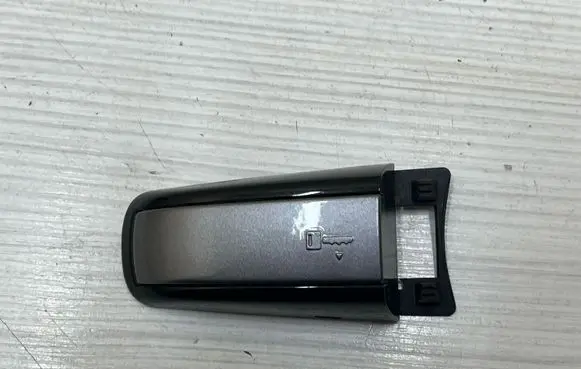 Land Rover Evoque I Front door handle cover 