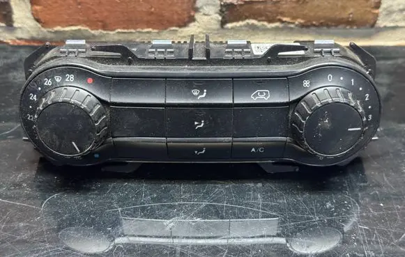 Mercedes-Benz V Class W447 Climate control unit A4479009106 A4479016500 5HB01153211