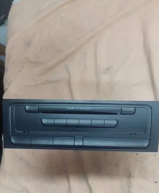 Audi A4 S4 B8 8K CD/DVD changer 8T1035110C