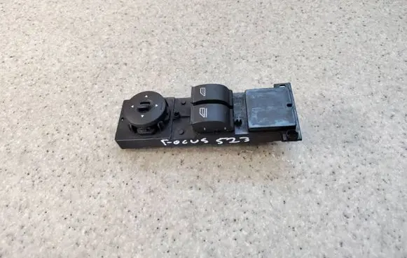Ford Focus Electric window control switch 3M5T-14529-CE