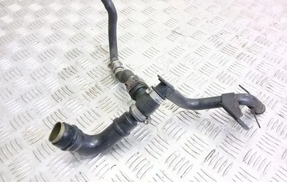 Volkswagen PASSAT B5.5 Engine coolant pipe/hose 03A103247