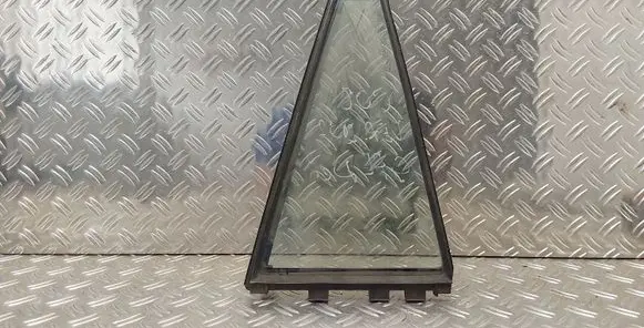 Toyota Corolla Verso E121 Rear vent window glass 43R005834