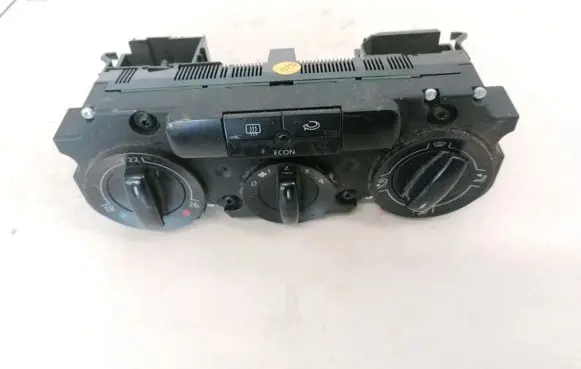 Volkswagen Touran I Climate control unit