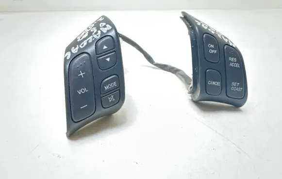 Mazda 6 Steering wheel buttons/switches 153769RH