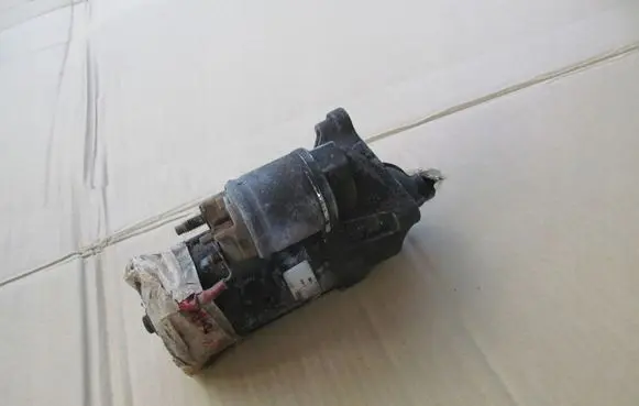 Renault Laguna II Starter motor 8200583014
