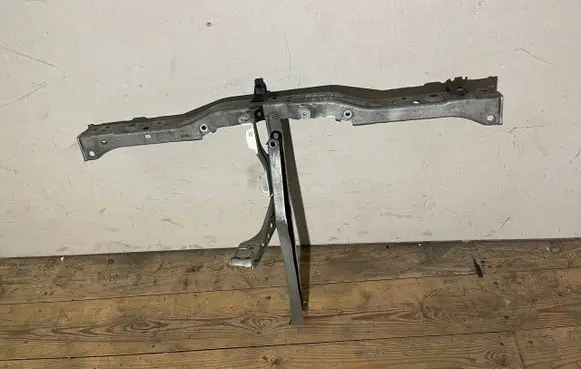 Toyota Avensis T250 Radiator support slam panel