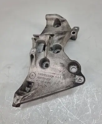 Mercedes-Benz A W176 Generator/alternator bracket A607201009