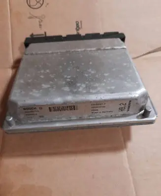 Volvo V70 Engine control unit/module 0281001776