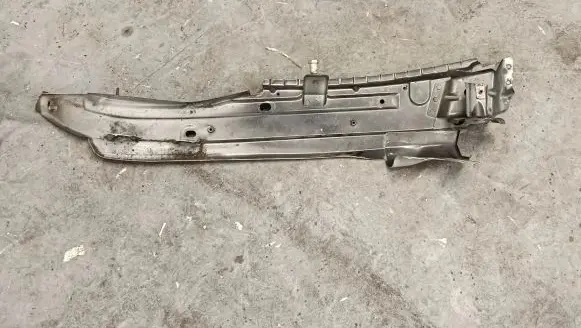 Fender mounting bracket