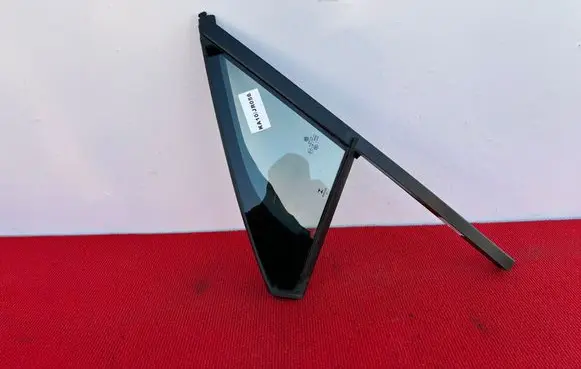 Volkswagen Touareg III Sliding door window/glass 760845113D