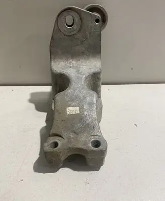 Ford Mustang VI Engine mounting bracket X05303A
