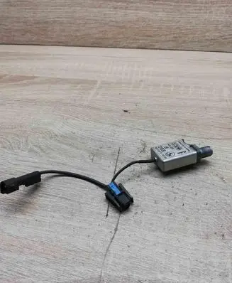 BMW 7 E38 Aerial antenna amplifier 8375225