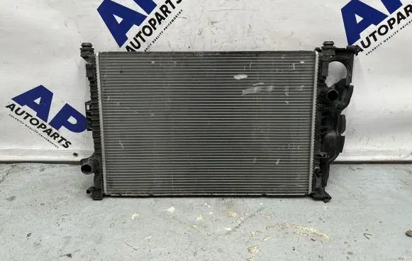 Volvo V60 Coolant radiator 31290775