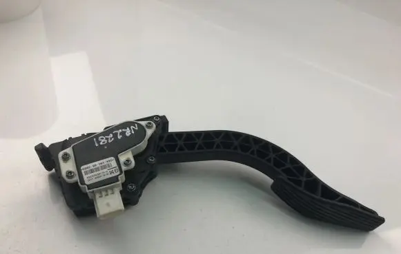 Opel Karl Accelerator throttle pedal bracket 95352200