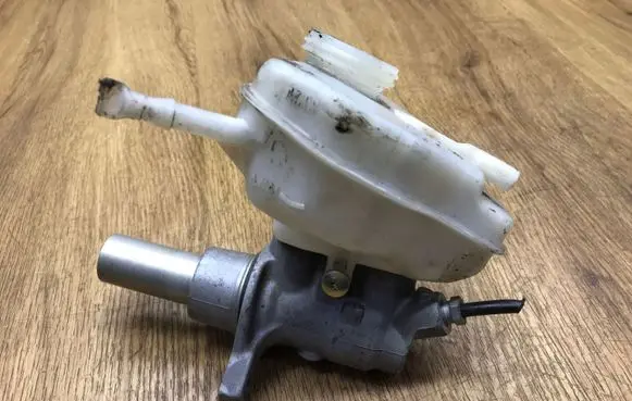 Mercedes-Benz C W205 Master brake cylinder A2054300002