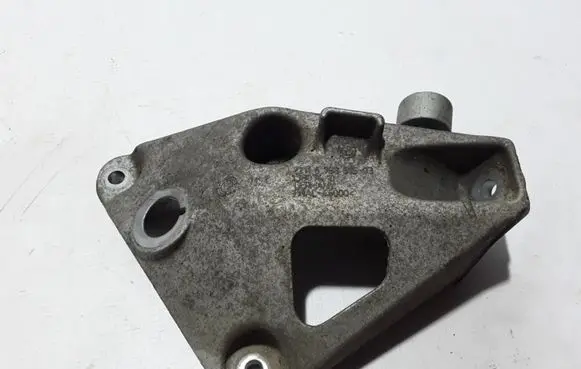 BMW 5 F10 F11 Engine mounting bracket 6788615