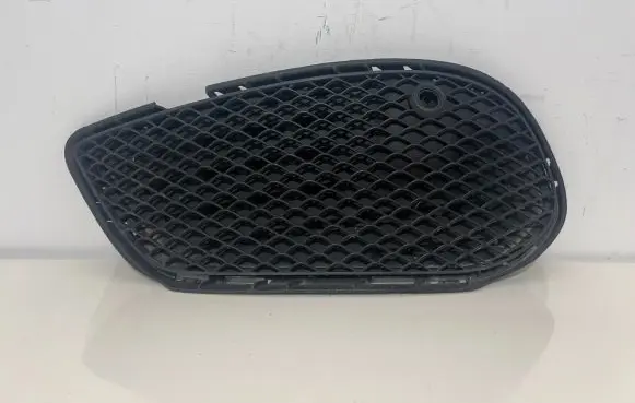 Mercedes-Benz C W205 Front bumper lower grill A2058854023