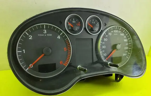 Audi A3 S3 8P Speedometer (instrument cluster) 8P0920900F