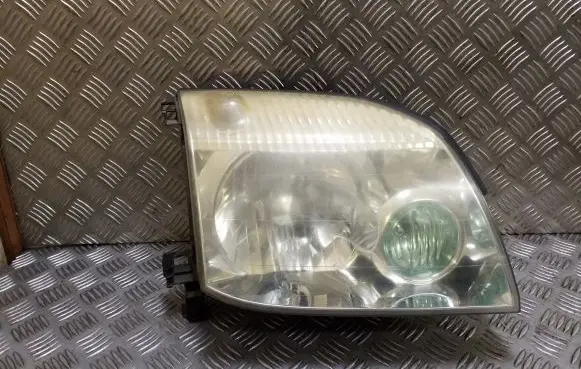 Nissan X-Trail T30 Headlight/headlamp