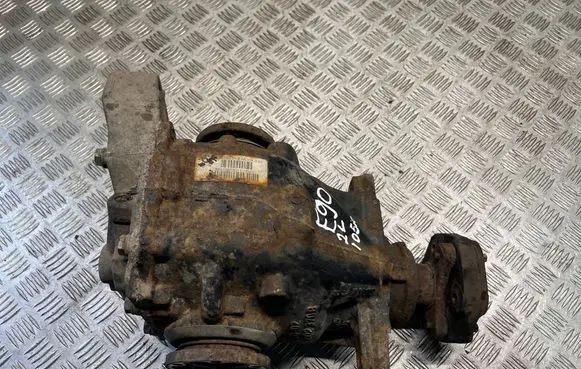 BMW 3 E90 E91 Rear differential 7598855