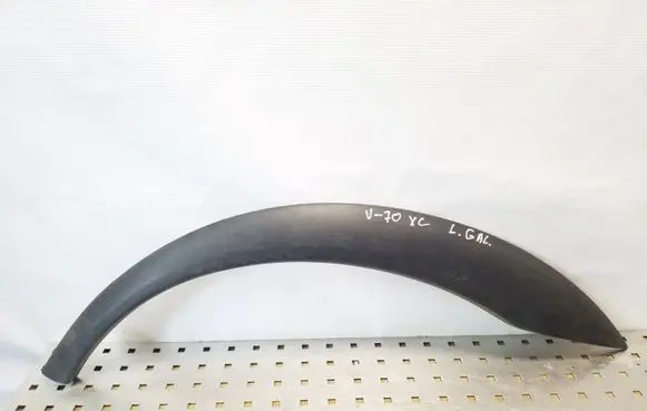 Volvo XC70 Rear fender molding trim 9190879 8620132