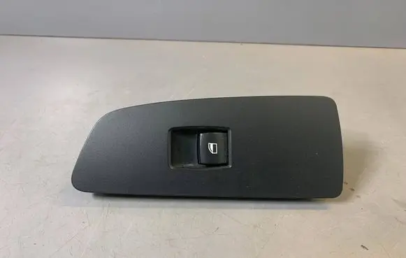 BMW 1 E81 E87 Electric window control switch 6970247 61316970247 61316951996