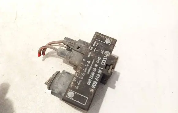 Volkswagen Bora Coolant fan relay 1j0919506k 898972000