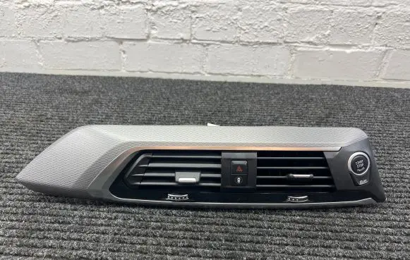 BMW X3 G01 Dash center air vent grill 9371467 11916410 2272018
