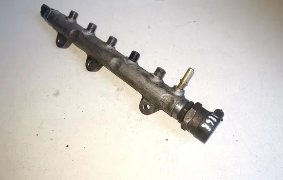 Renault Trafic II (X83) Fuel main line pipe 0445214153 0281002753 0281002915