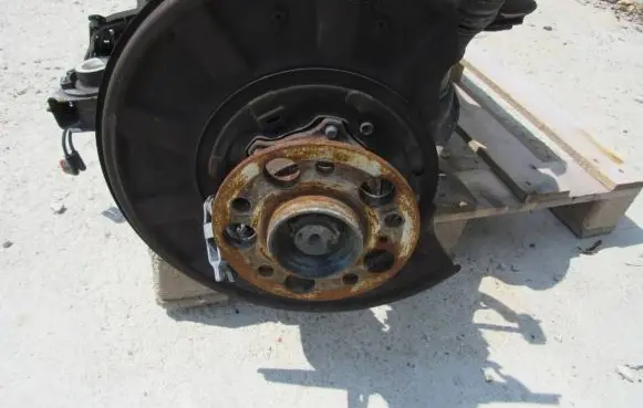 Mercedes-Benz CLS C218 AMG Rear wheel hub spindle/knuckle 