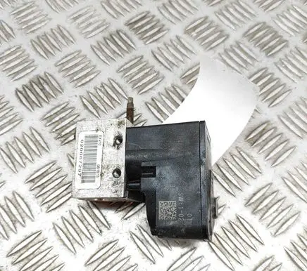 Volkswagen Golf VII Air conditioning (A/C) expansion valve 4M0816682C