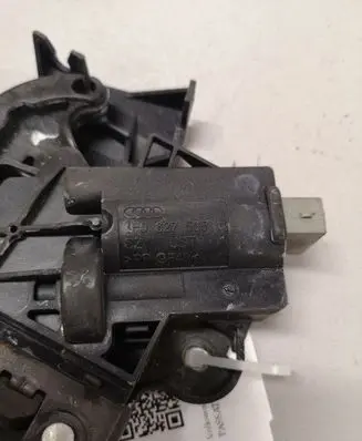 Volkswagen PASSAT B6 Tailgate/trunk/boot lock/catch/latch 4F5827505