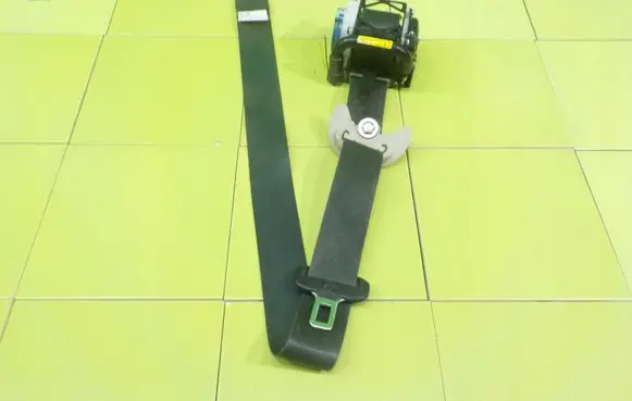 Mitsubishi Outlander Front seatbelt TKAH2EN305 17AB177