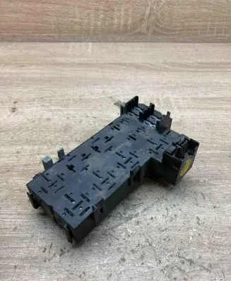 Renault Scenic I Fuse module 7703297193 Used