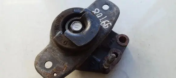 Toyota Aygo AB10 Engine mount bracket