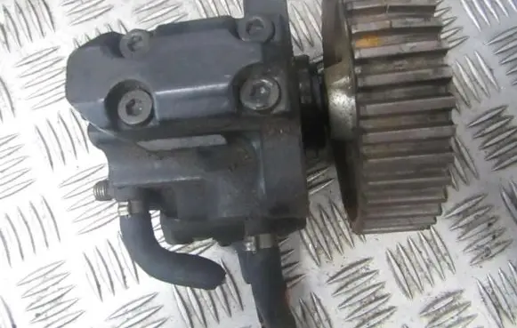 Peugeot 607 Fuel injection high pressure pump 0445010021