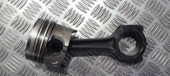 Renault Scenic I Piston with connecting rod