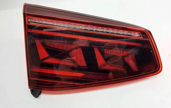 Volkswagen PASSAT B8 Tailgate rear/tail lights 3G9945307N