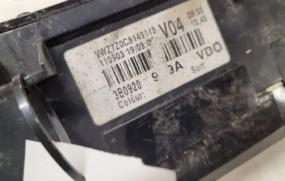 Volkswagen PASSAT B6 Speedometer (instrument cluster) 3B0920822 110008961015