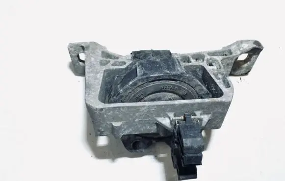 Volvo V50 Engine mount bracket 307396