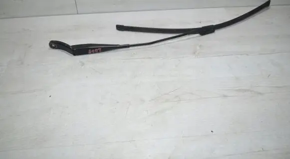 Peugeot 2008 I Front wiper blade arm 9673291980