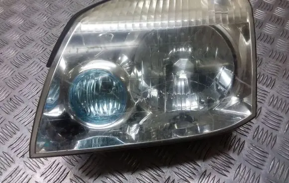 Nissan X-Trail T30 Headlight/headlamp
