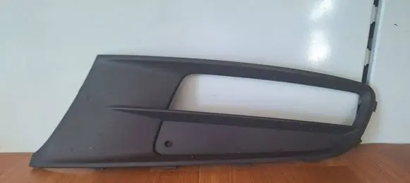 Volkswagen Sharan Front bumper lower grill 7N0853665A 9028