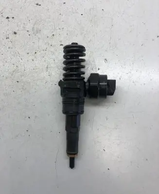 Volkswagen PASSAT B5 Fuel injector 038130073F 0414720007